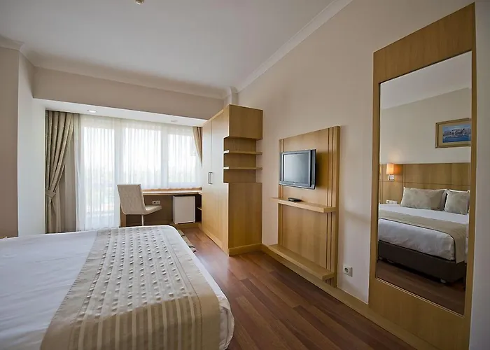 Hotel Nashira 4*
