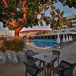 Nashira Hotel