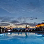 Ξενοδοχείο Nashira 4*