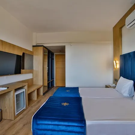 Hotel Nashira 4*