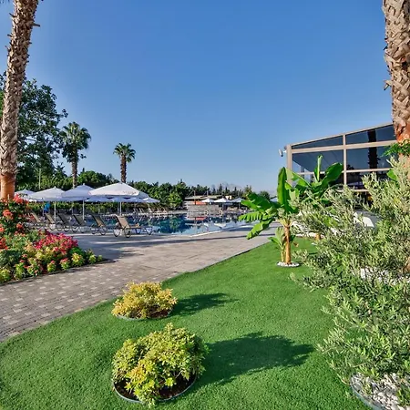 Nashira Hotel 4*