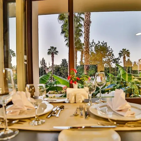 Hotel Nashira 4*