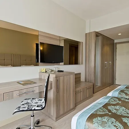 Nashira Hotel 4*